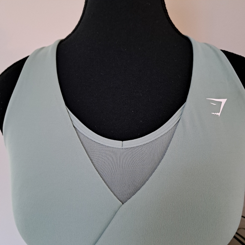 Gymshark Crossover Sports Bra Green Women's Size Medium Sporty Activewear Mesh - Picture 3 of 13